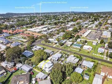 Deal! 2/3A Avondale Street, Newtown, QLD 4350