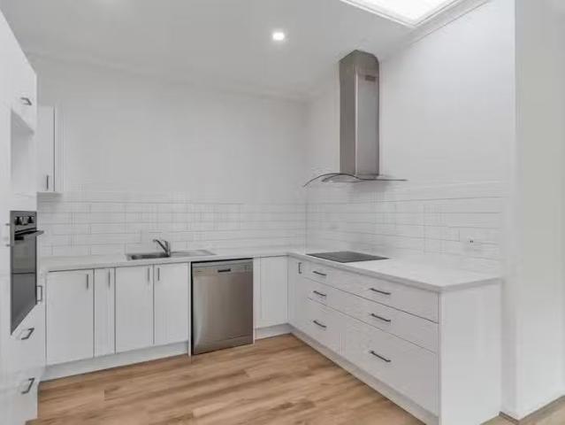 Just in! 2/49 51 Nolan Street, Frankston, VIC 3199 Unit for.