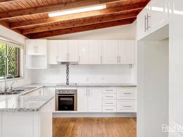 Deal! 241A South Street, South Toowoomba, QLD 4350