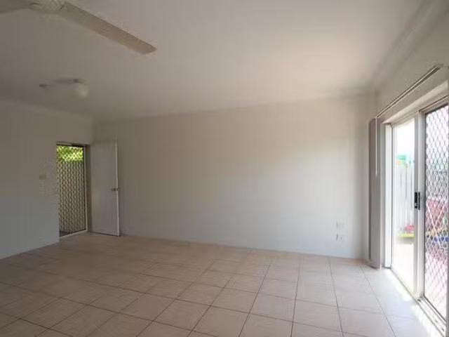 For Rent! 2/438 Mulgrave Road, Earlville, QLD 4870