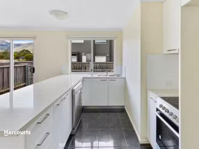 Charming 2/43 Shield Street, HUONVILLE, TAS 7109 Villa for R.