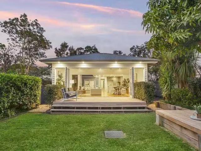 New 24 Albert Road, Avalon Beach House for rent Listed by Sia.