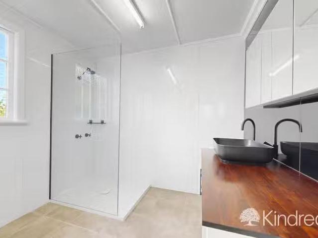 New 2/4 King Street, Woody Point, QLD 4019