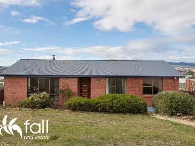 Nice 24 Magnolia Court, Brighton, TAS 7030