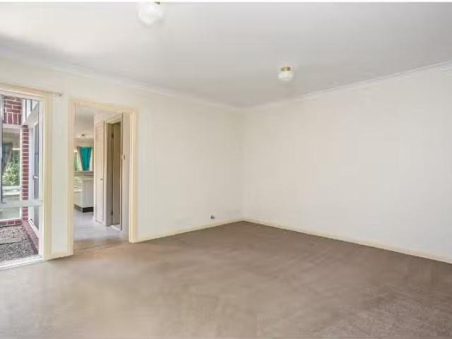New 24 Tyneside Avenue, Willoughby House for rent Listed by C.
