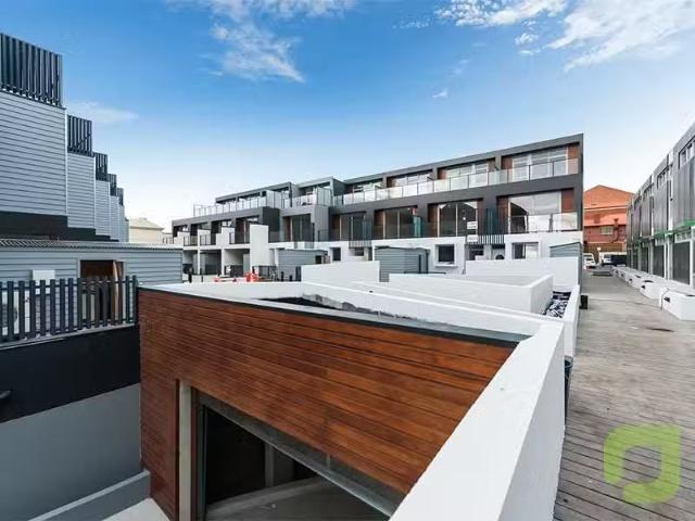 Just in! 25/87 93 Stevedore Street, Williamstown VIC 3016