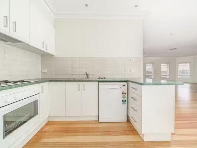 Deal! 2/58 Manningham Road, Bulleen, VIC 3105