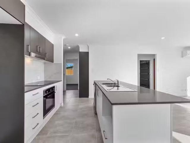 Just in! 2/51 Crockers Road, Westbrook, QLD 4350