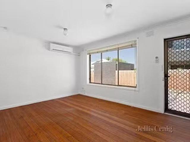 Nice 2/51 Saltley Street, South Kingsville, VIC 3015