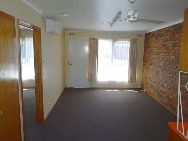 Cheap 2/52 Hastings Street, Wendouree, VIC 3355
