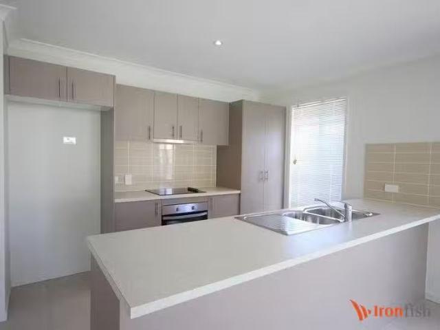 Cheap 25 Chaka Street, Hillcrest, QLD 4118