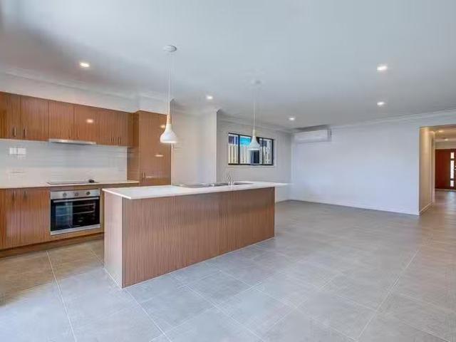Charming 25 Barley Street, Park Ridge, QLD 4125