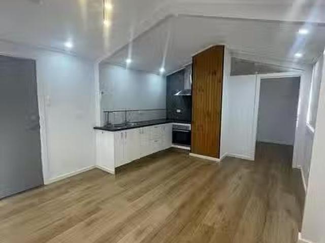 Nice 2/5 Davies Crescent, Goulburn, NSW 2580