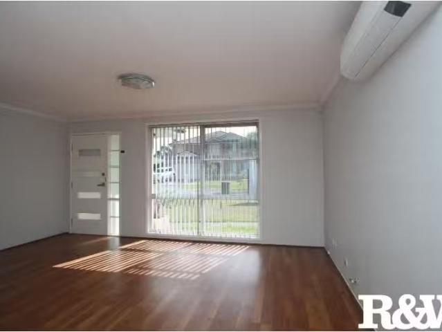 Nice 25 Sweeney Avenue, PLUMPTON House for rent Listed by Mel.