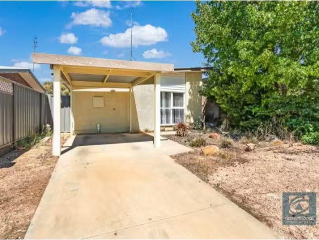 Deal! 2/5 Porter Street, Moama Apartment for rent Listed by H.