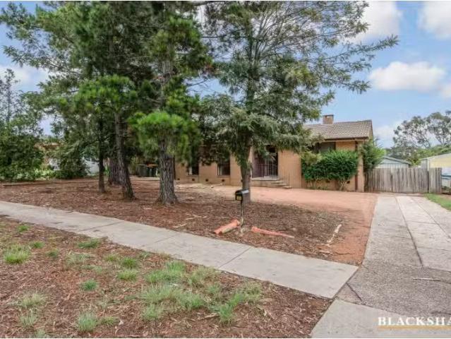 Unique 25 Trickett Street, Holt House for rent Listed by Moll.