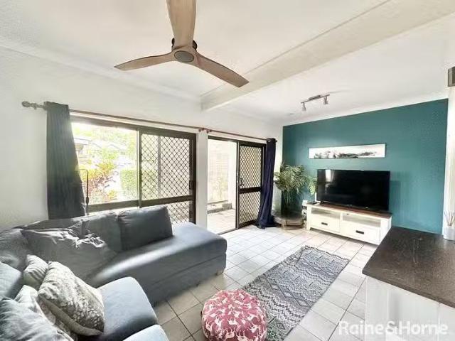Charming 2/5 Tropic Court, Port Douglas, QLD 4877