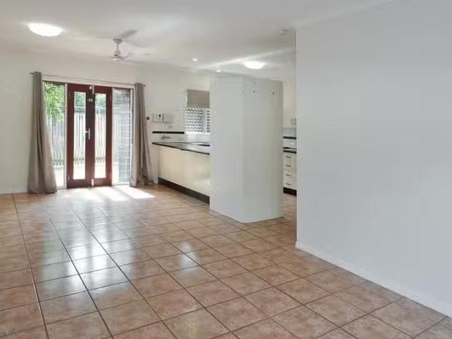 Deal! 2/5A Church Street, West End, QLD 4810