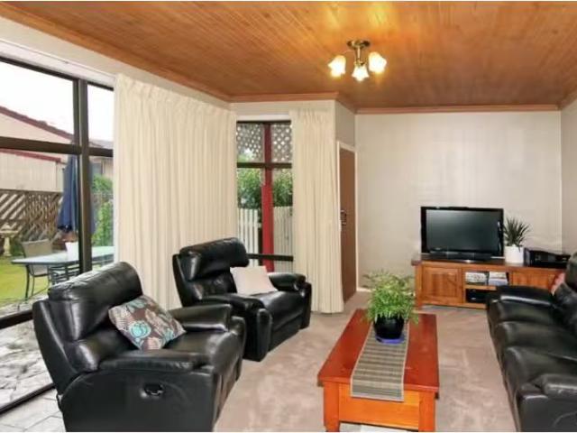 Deal! 2/68 Rockvale Road, ARMIDALE Apartment for rent Listed.