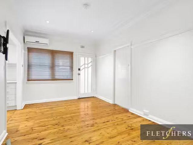 For Rent! 2/61 Gladstone Avenue, Wollongong, NSW 2500