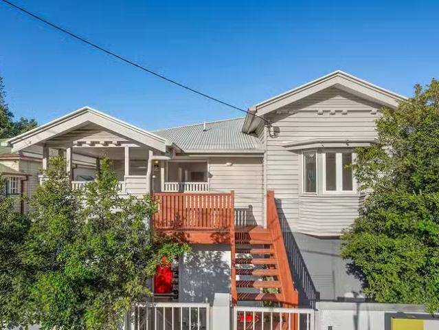 Nice 2/62 Fairfield Road, Fairfield, QLD 4103