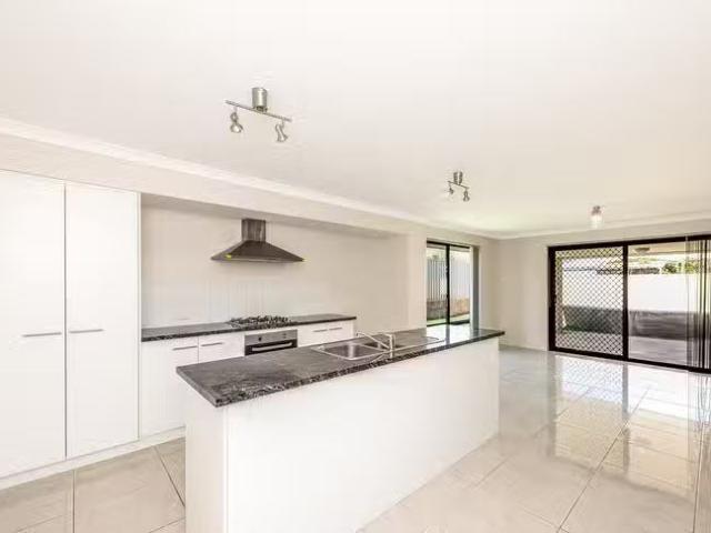 Unique 26 Beachcomber Hill, Glenfield, WA 6532