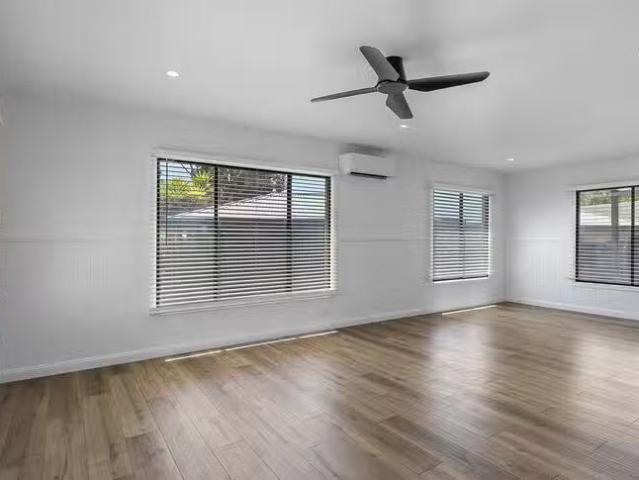 Deal! 26 Broadbeach Drive, Maslin Beach, SA 5170
