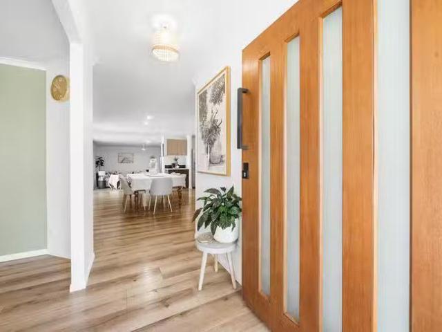Unique 26 Diosma Drive, Highfields, QLD 4352