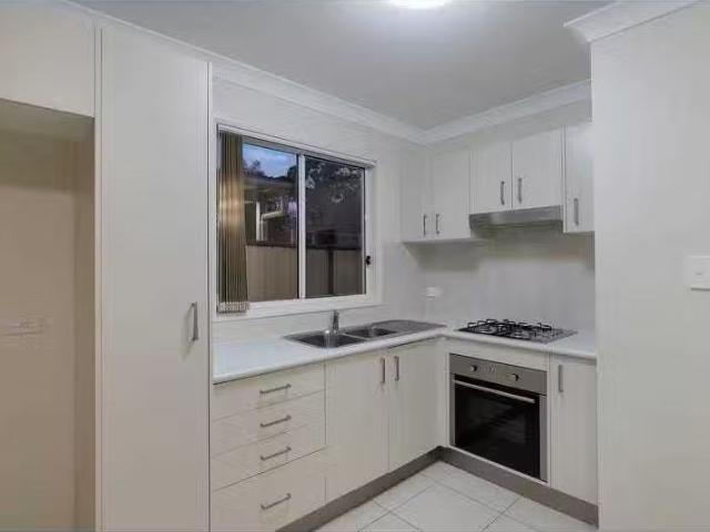 Cheap 26A Springwood Street, Blackwall Apartment for rent Lis.