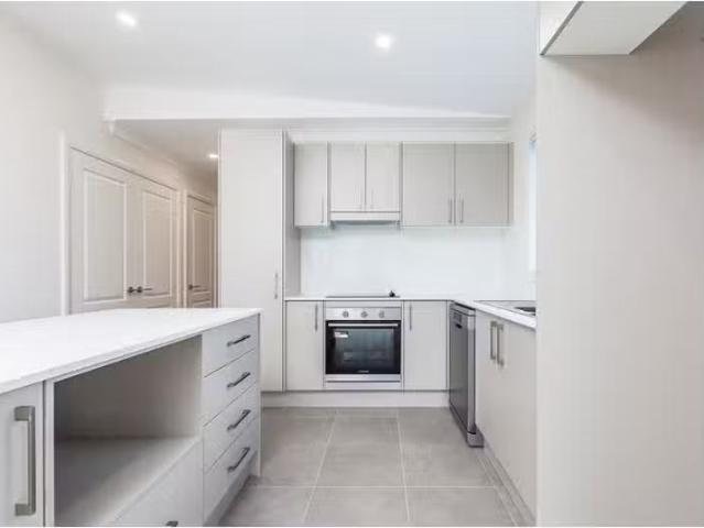 New 2/74 William Street, Paxton Townhouse for rent Listed by.