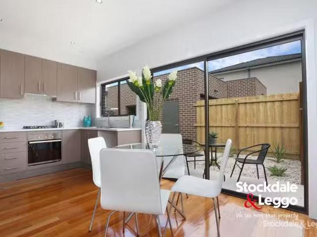 Cozy 2/76 Hubert Avenue, Glenroy, VIC 3046