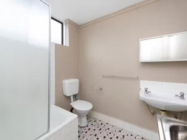 Unique 2/73 Kingsville Street, Kingsville VIC 3012