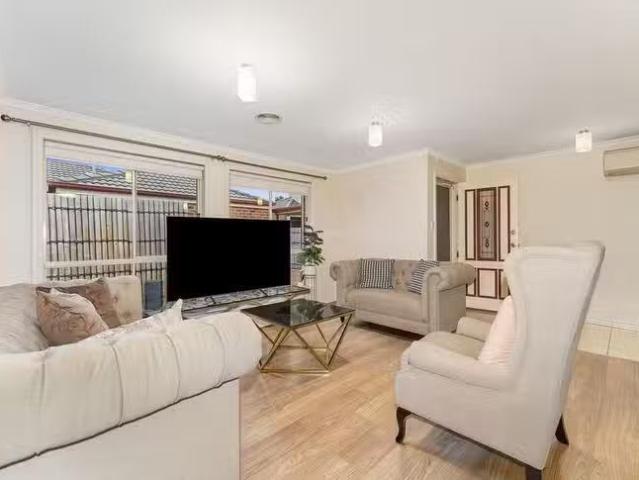 Rental! 2/7 Crown Court, Tarneit, VIC 3029