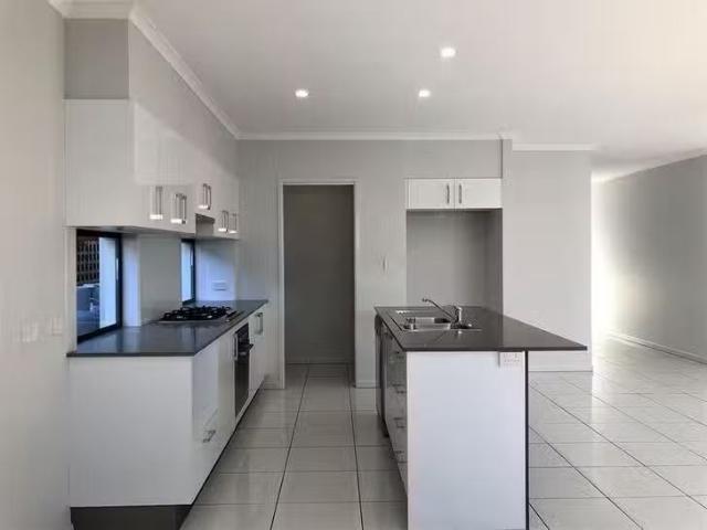 Cozy 27 Anchorage Drive, Birtinya, QLD 4575