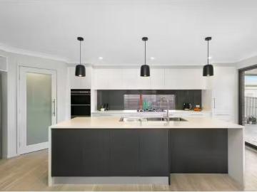 Cheap 27 Skyhawk Avenue, Hamlyn Terrace House for rent Listed.