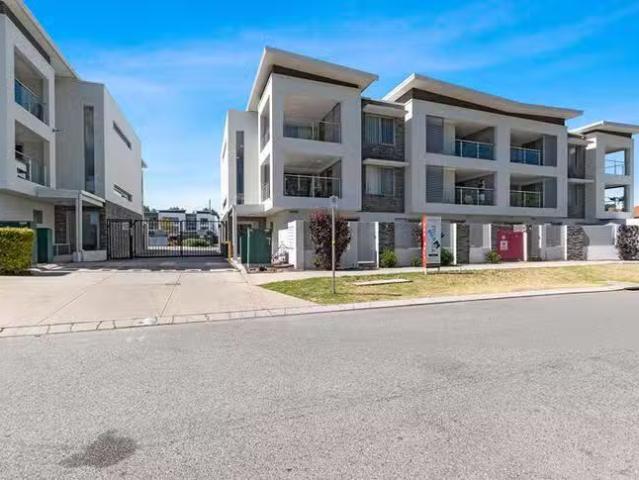 Charming 28/14 Westralia Gardens, Rockingham, WA 6168
