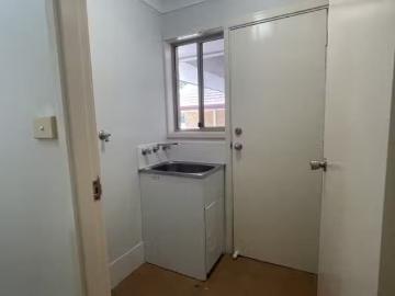 For Rent! 2/8 Bensley Close, Lake Haven Apartment for rent Li.