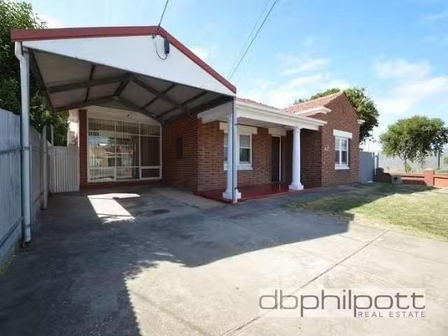 Cozy 28 Harley Road, Croydon Park, SA 5008