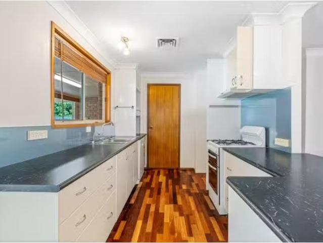 Cheap 28 Newcastle Street, Morisset House for rent Listed by.