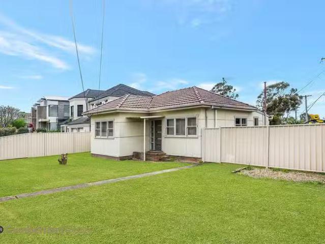 Cheap 28 Rupert Street, Merrylands West, NSW 2160