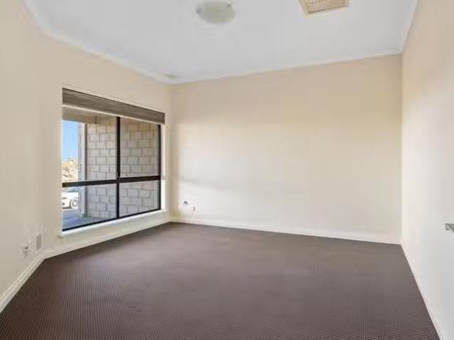 Cozy 28 Tumbarri Way, Hannans, WA 6430