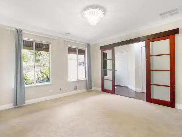 For Rent! 294 Hamilton Road, Spearwood, WA 6163