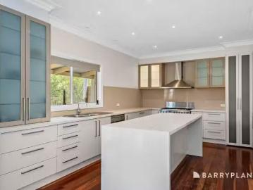 Cozy 2990 Gembrook Launching Place Road, Gembrook VIC 3783