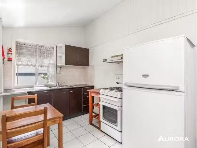 Charming 2/99 O'Keefe Street, Woolloongabba Apartment for rent.