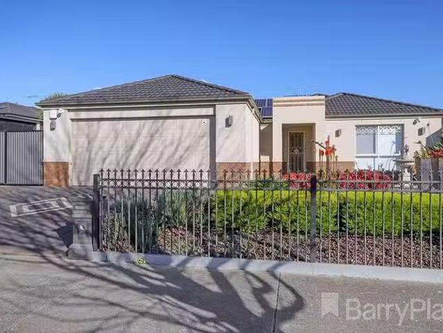 Just in! 29 Capesthorne Drive, Derrimut, VIC 3026