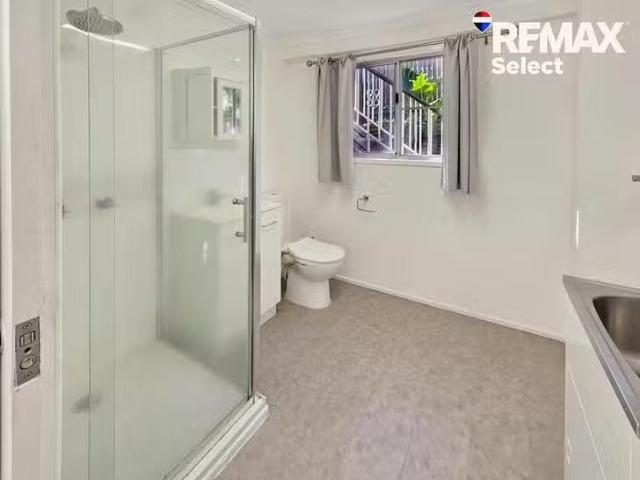 Unique 29 Grevillea Drive, Glenella, QLD 4740