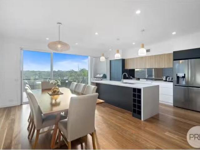 Charming 29 Leonard Avenue, SHOAL BAY House for rent Listed b.