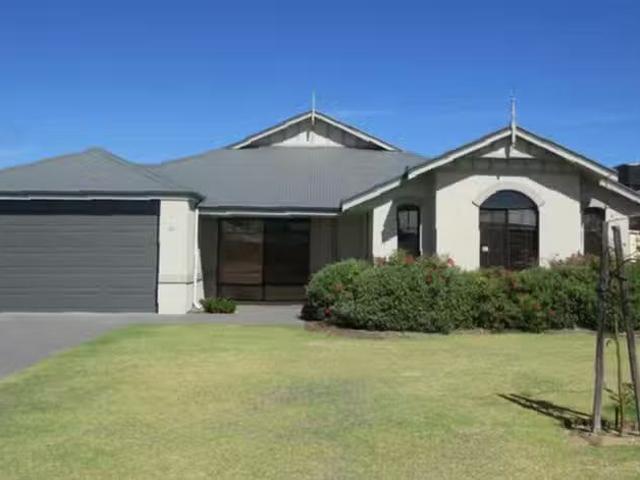 Charming 29 Lismore Ridge, Lakelands, WA 6180