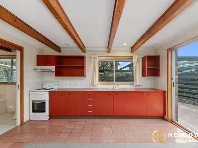Cheap 29 Mckeahnie Street, Weetangera, ACT 2614