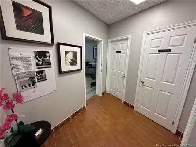 Unique 2 381 Somerset St, Saint John, NB, E2K 2Y5 commercial.